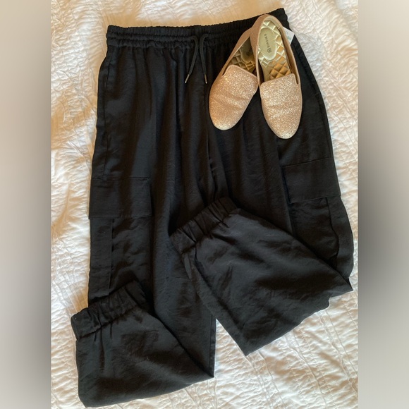 EUC Zara Elastic Waist Cargo Pants- Medium - Picture 13 of 13